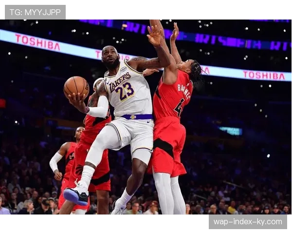 詹姆斯带伤出战左脚关节炎 湖人医疗团队面临极限负荷管理